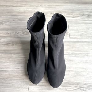 Ecco black bootie size 9 - great condition very comfortable heels